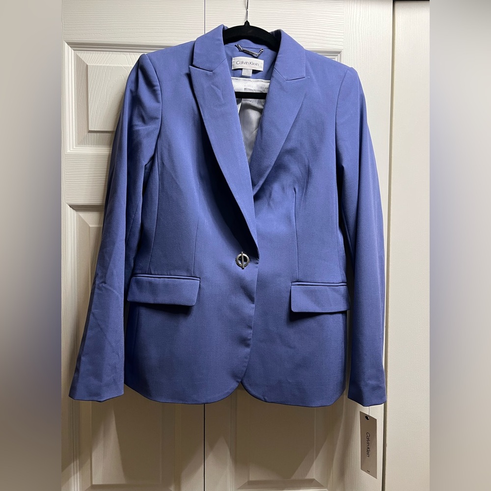 Women's One-Button Blazer - Picture 2 of 5